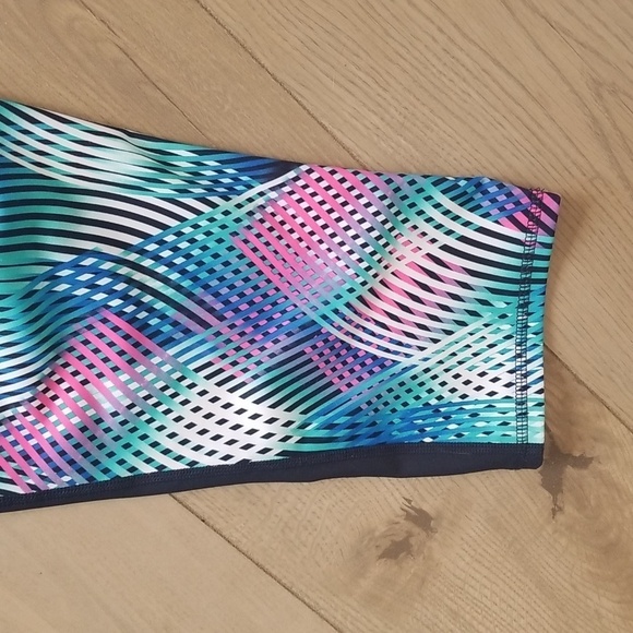 XERSION womens cropped geometric print legging with key pocket - Picture 5 of 7